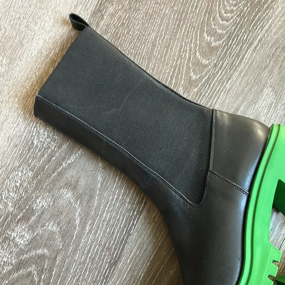 STEVE MADDEN - Picture 13 of 17